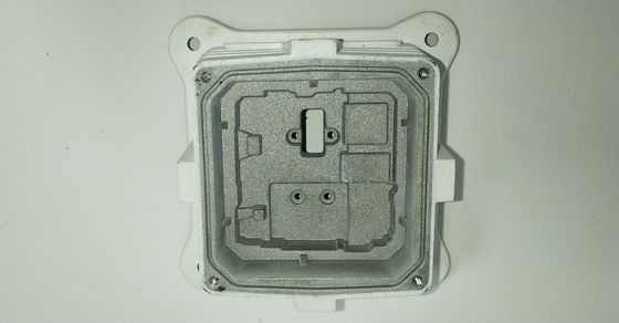 Alu ADC 12 Custom Service Forma Precyzyjne aluminiowe odlewy ciśnieniowe Powłoka PVD