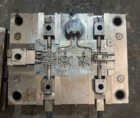 ADC12 A356.2 A380 Aluminiowa forma odlewnicza Akcesoria do form odlewniczych